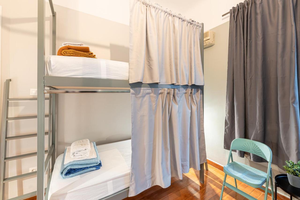 Hostelista Атина Екстериор снимка